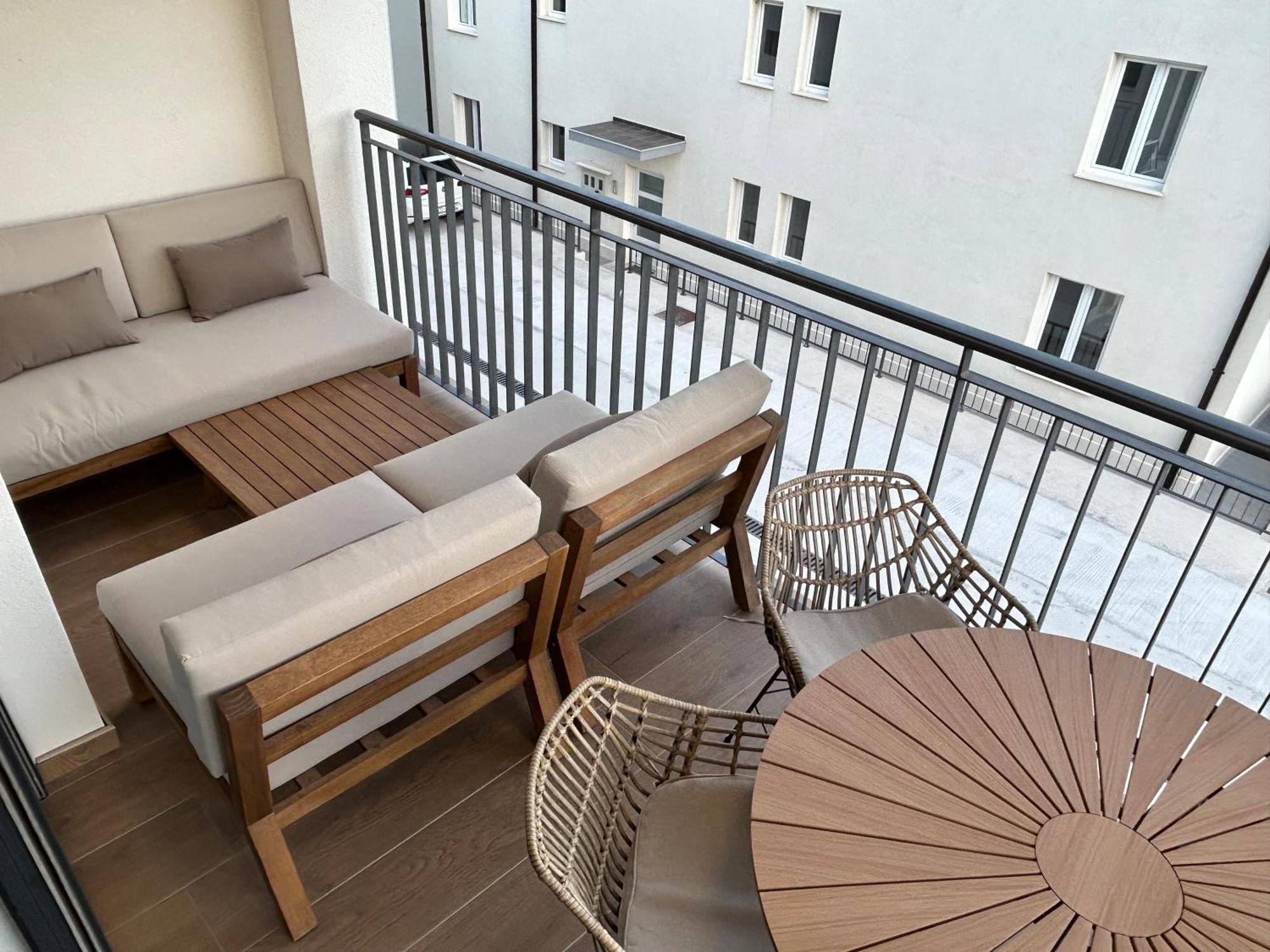 Harmony Suites Bol Luaran gambar