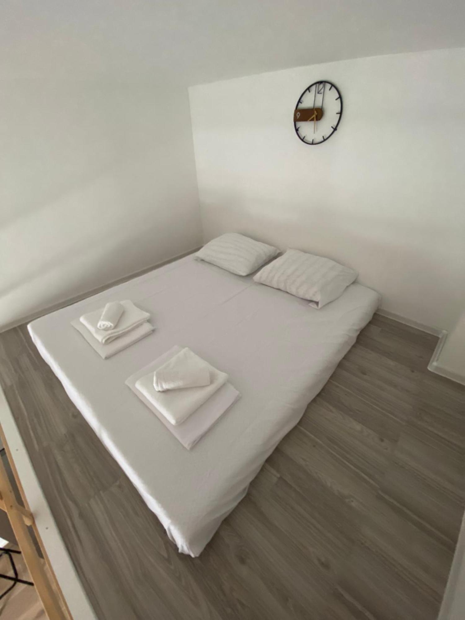 Harmony Suites Bol Luaran gambar